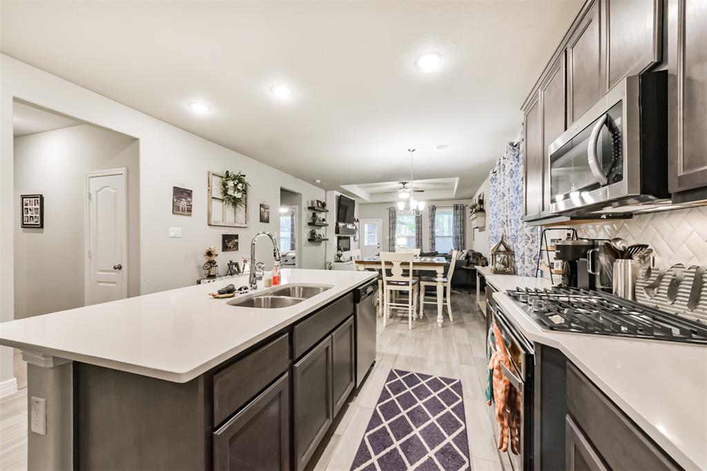 123 Buttonwood Court, Conroe, Texas image 13