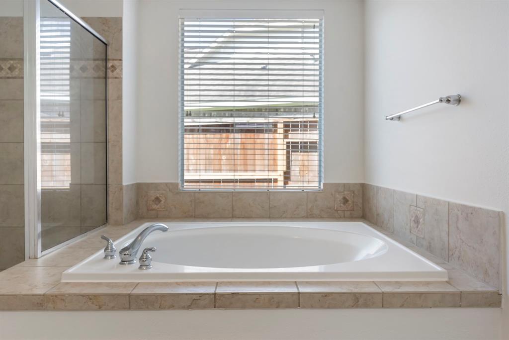 7511 Stonebridge Creek Lane, Humble, Texas image 27