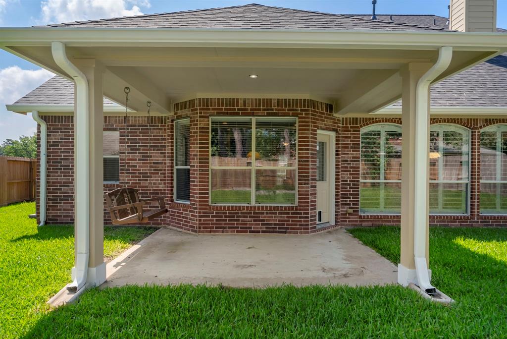 7511 Stonebridge Creek Lane, Humble, Texas image 39