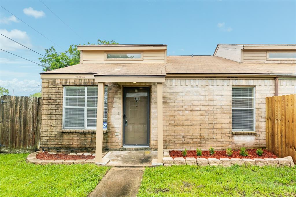 811 Buchta Road #E, Angleton, Texas image 1