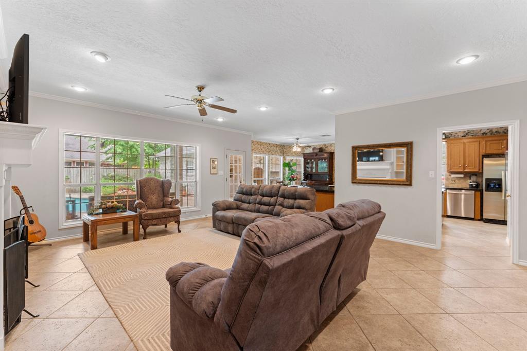 427 Heather Lane, Conroe, Texas image 12