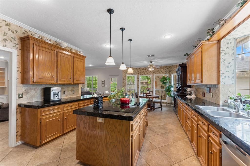 427 Heather Lane, Conroe, Texas image 15