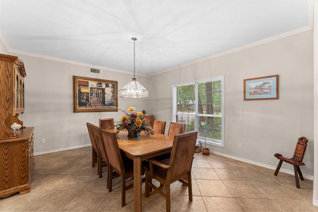 427 Heather Lane, Conroe, Texas image 9
