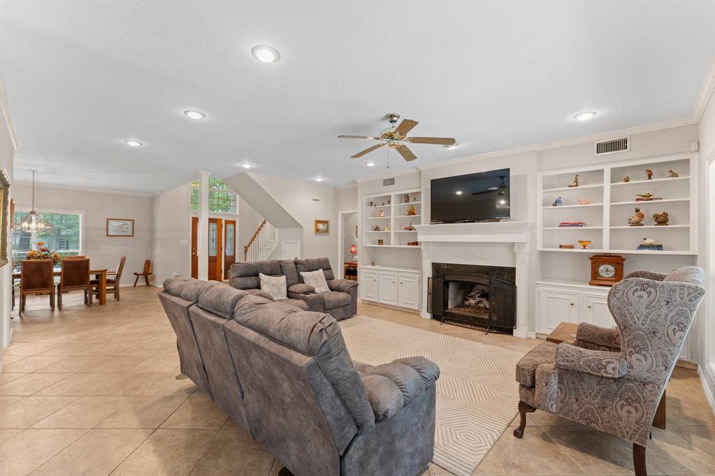 427 Heather Lane, Conroe, Texas image 11