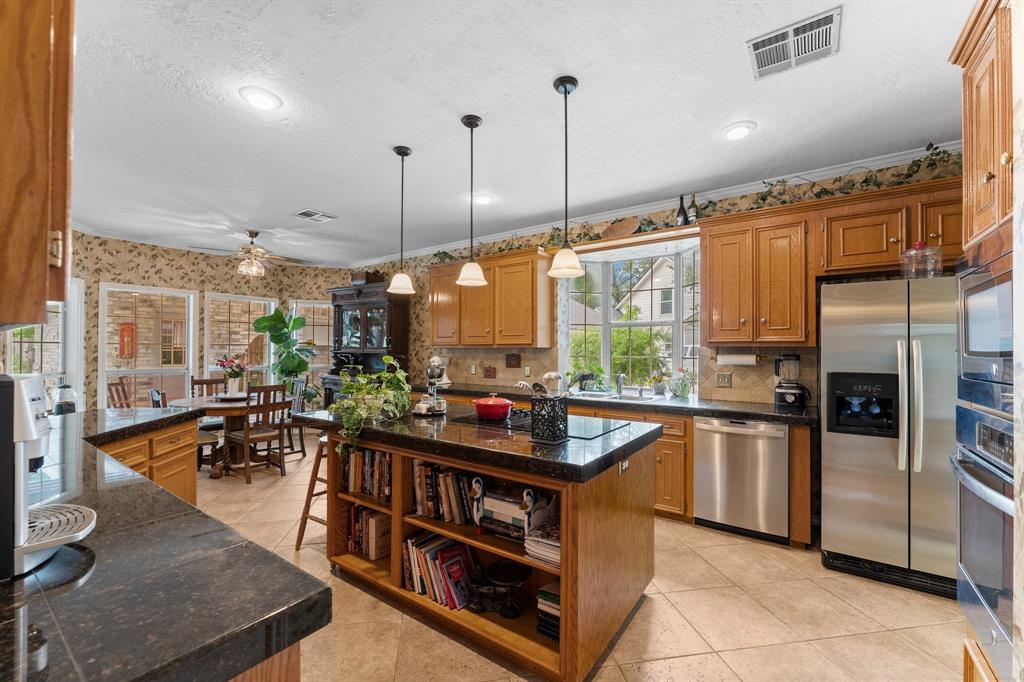427 Heather Lane, Conroe, Texas image 16