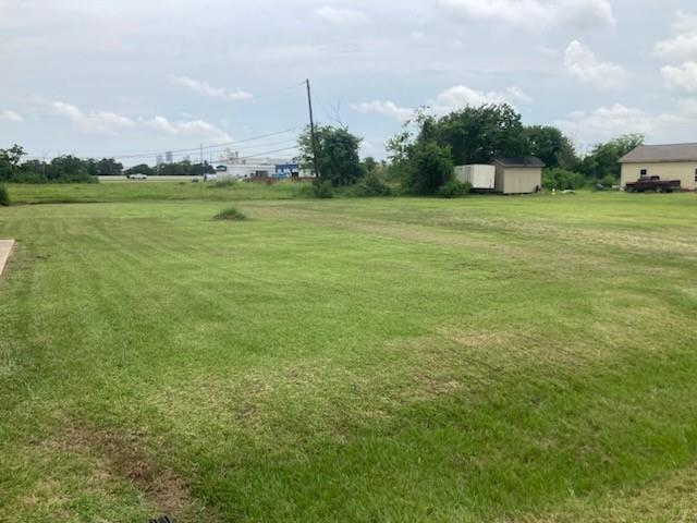 Wade Street, Clute, Texas image 1