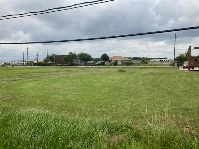 Wade Street, Clute, Texas image 4