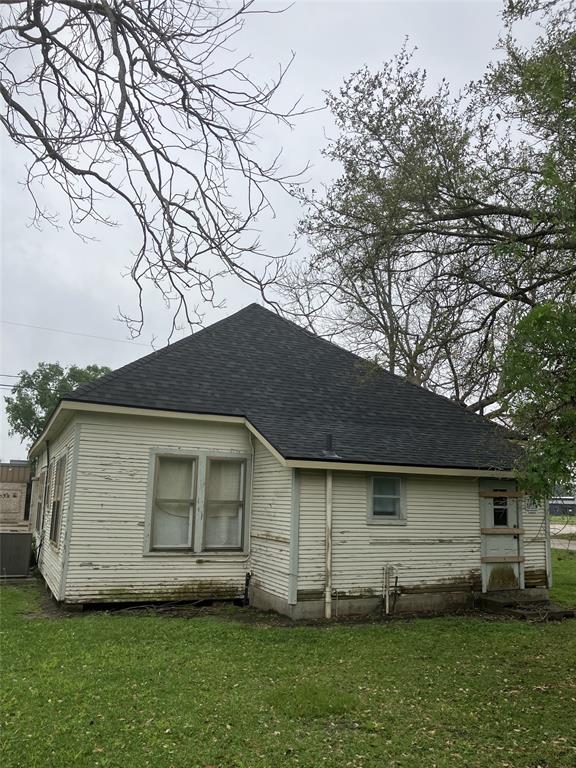 1401 8th Street, Bay City, Texas image 2
