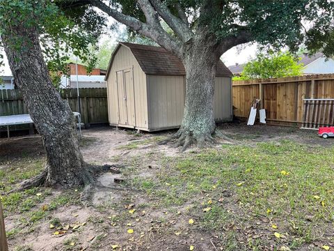 A home in Bacliff