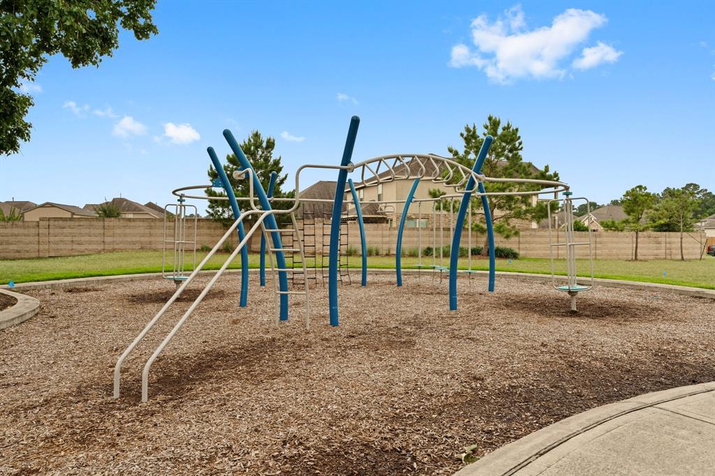 27918 Creek Flat Drive, Spring, Texas image 43
