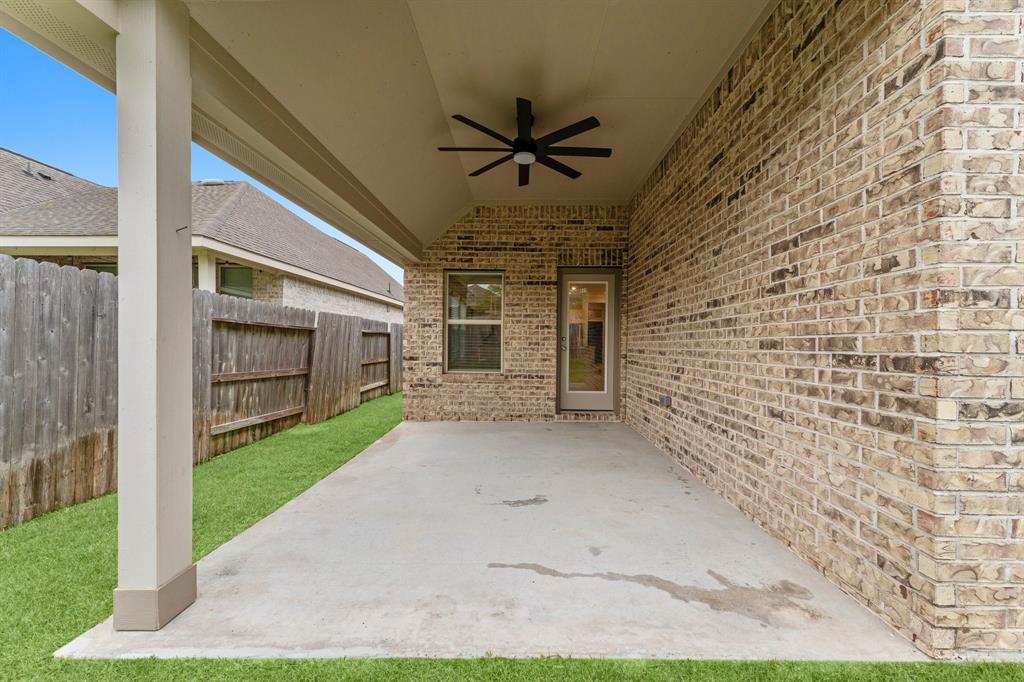 27918 Creek Flat Drive, Spring, Texas image 38