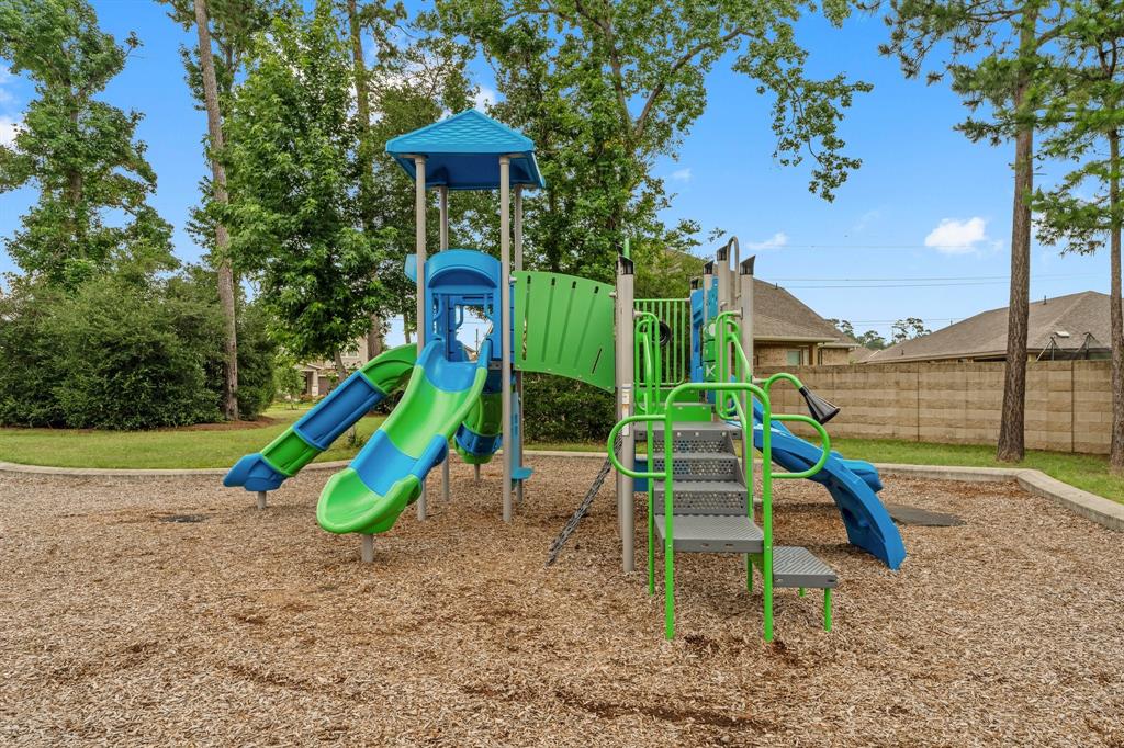 27918 Creek Flat Drive, Spring, Texas image 44