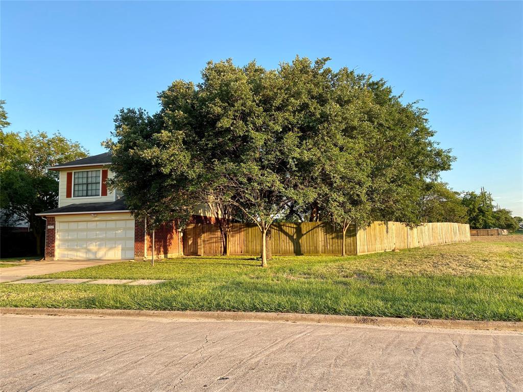 17627 Glenmorris Drive