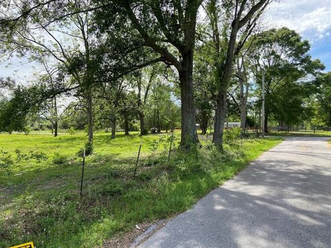 Photo of 148 Avenue A, Kirbyville, TX 75956 (MLS # 76719853)