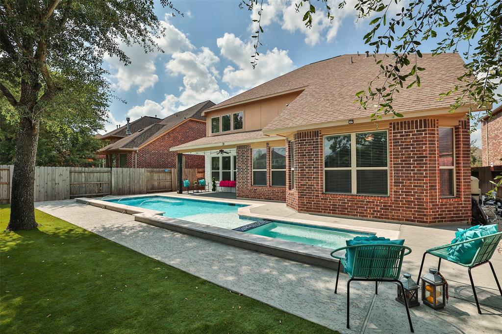 27619 Dalton Bluff Court, Katy, Texas image 3