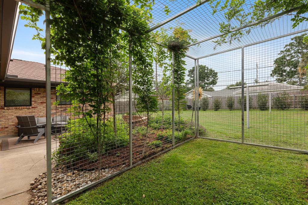 6727 Lindyann Lane, Houston, Texas image 18