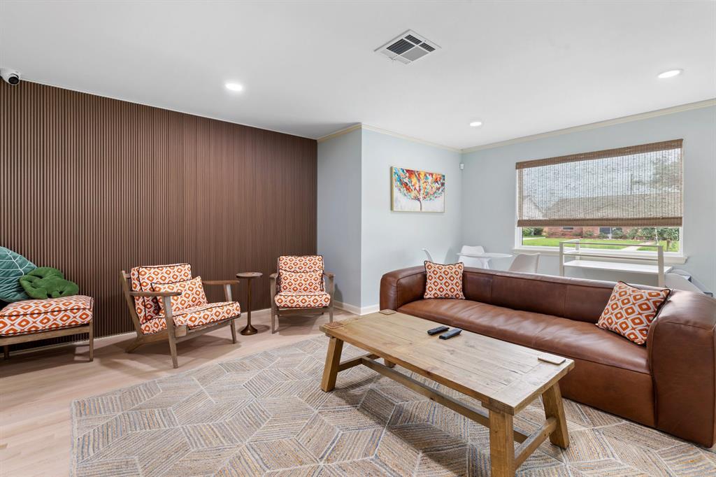 6727 Lindyann Lane, Houston, Texas image 3