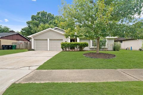 Photo of 9403 Tooley Drive, Houston, TX 77031 (MLS # 69164231)