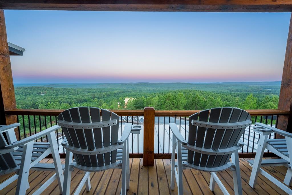 561 Woodland Bluff Trail