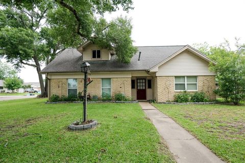 A home in League City