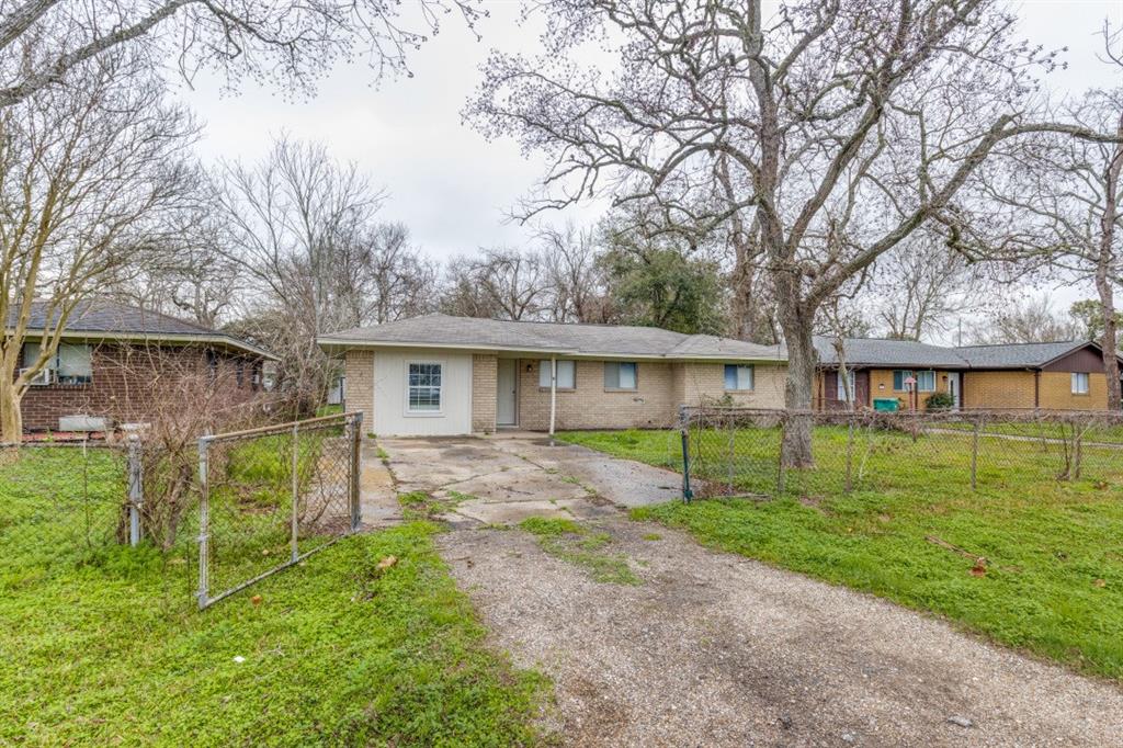 206 Prune Street, La Marque, Texas image 2