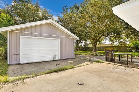 A home in Anahuac