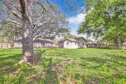 A home in Anahuac