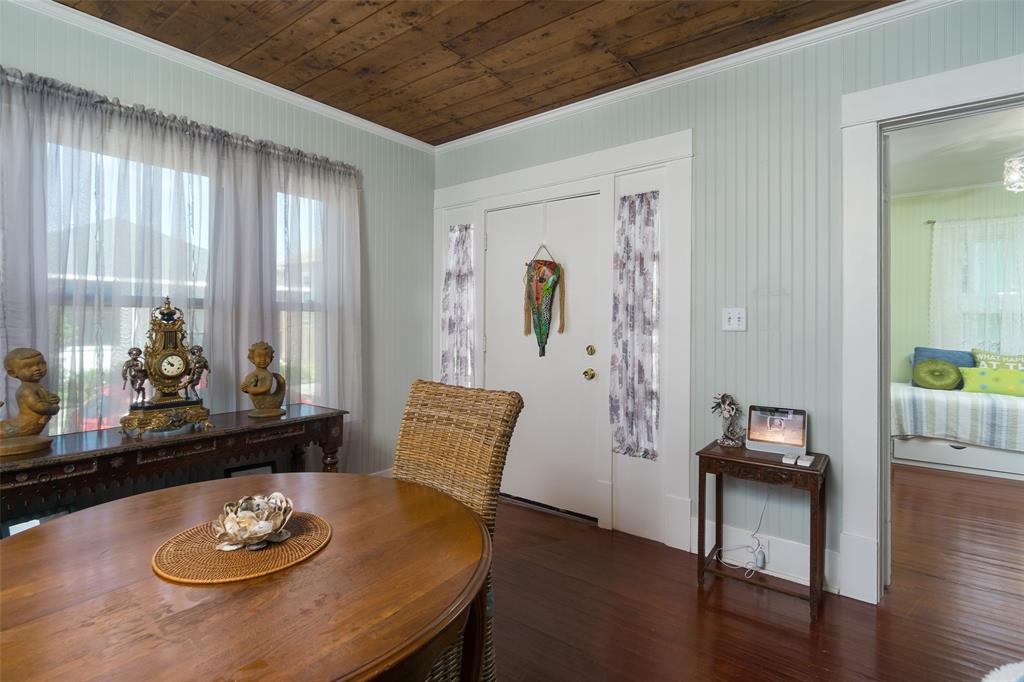 2415 38th Street, Galveston, Texas image 4