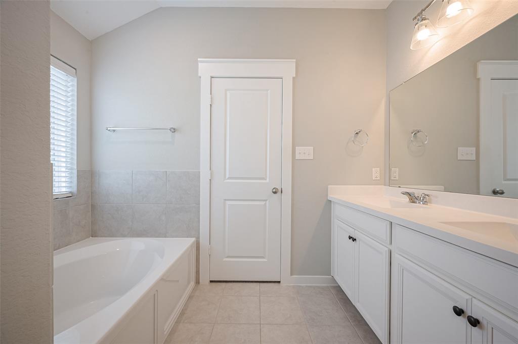 16326 Rockdale Landing Drive, Hockley, Texas image 35