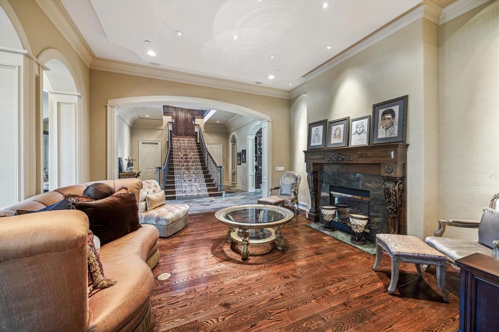 5217 Pine Street, Bellaire, Texas image 8