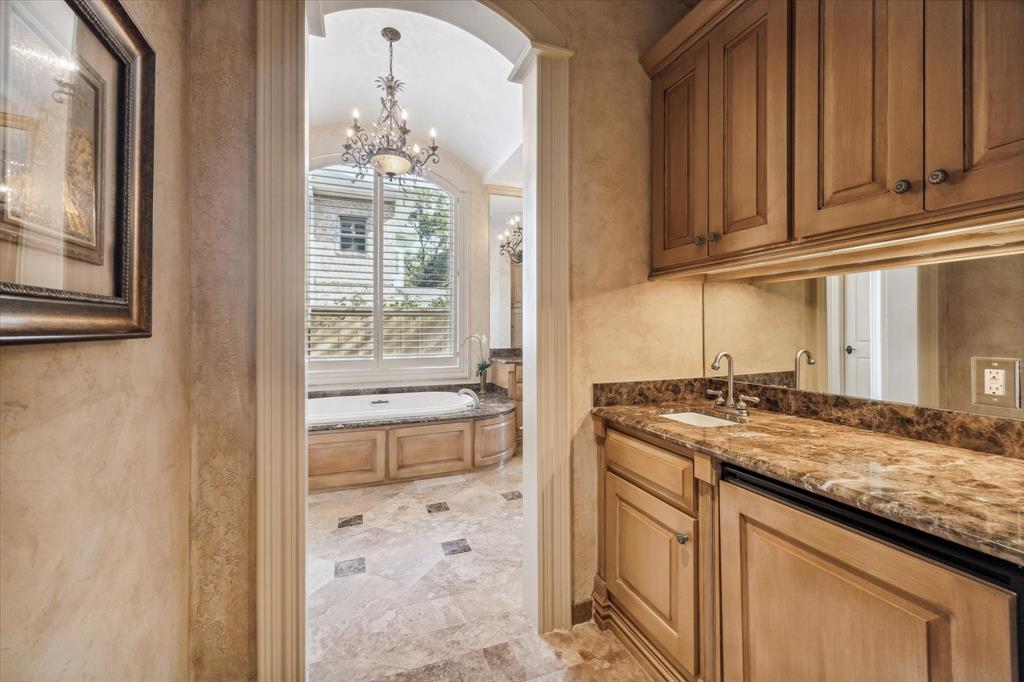 5217 Pine Street, Bellaire, Texas image 26