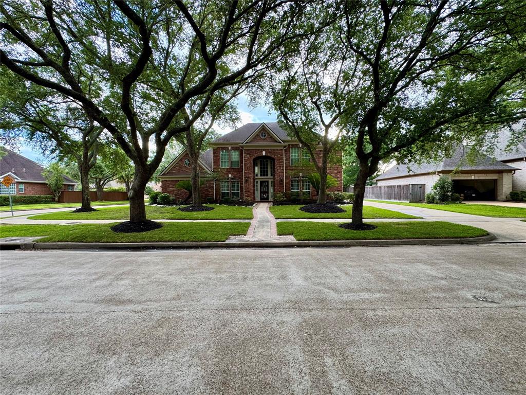 3719 Emerald Falls Drive, Houston, Texas image 3