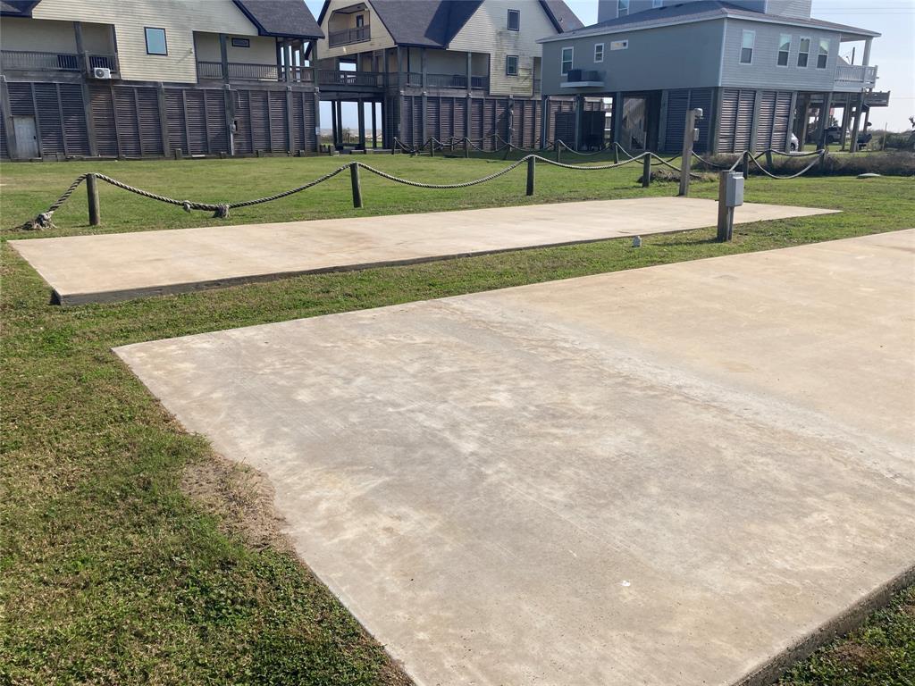 881 Meynig Drive, Crystal Beach, Texas image 2