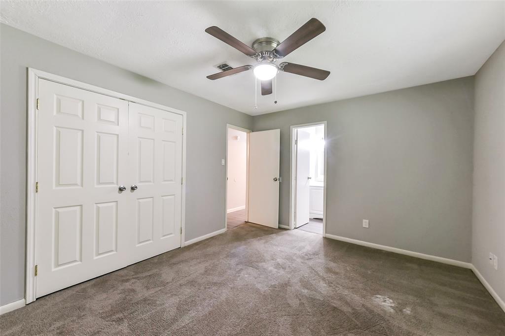 10015 Valley Lake Drive, Houston, Texas image 8