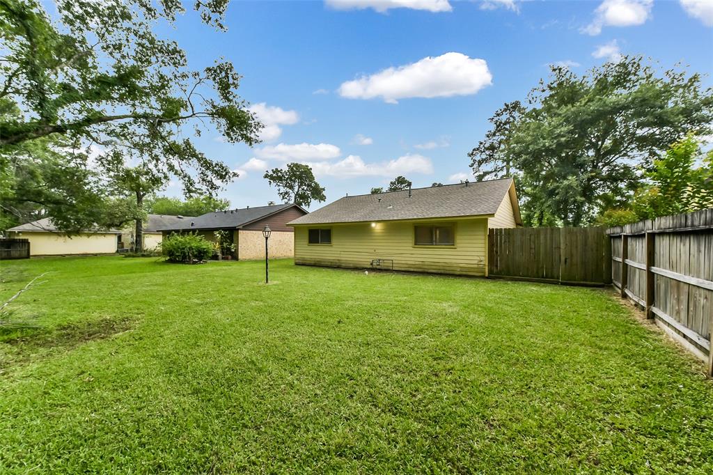 10015 Valley Lake Drive, Houston, Texas image 2