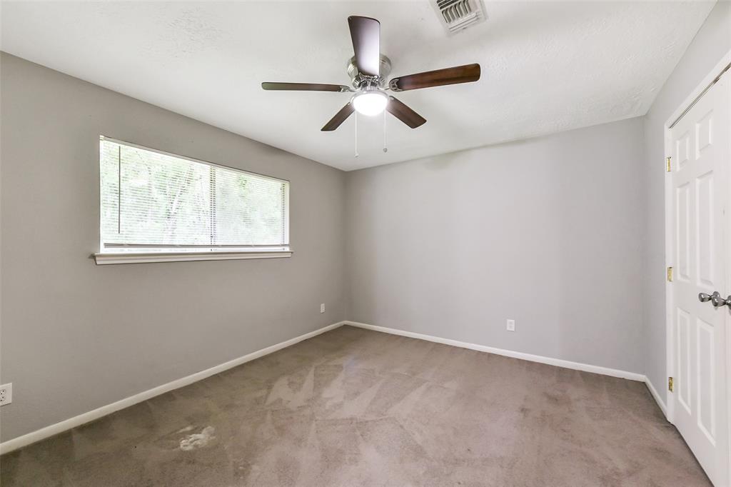 10015 Valley Lake Drive, Houston, Texas image 12