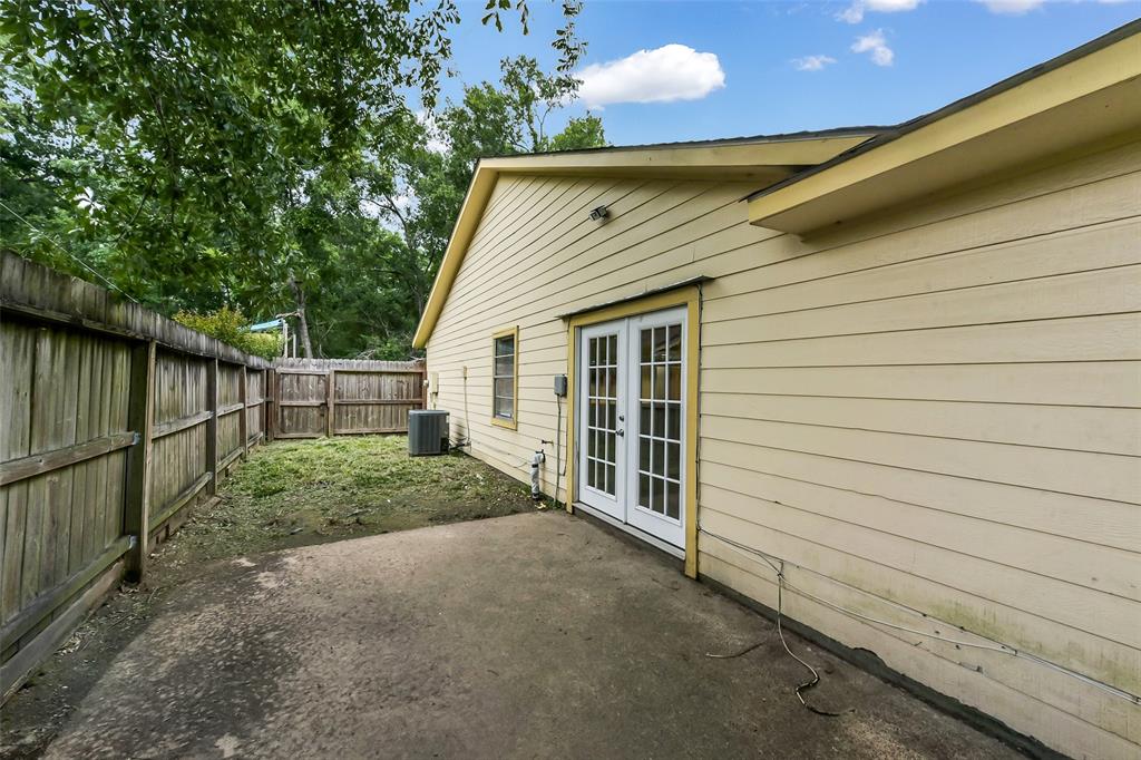 10015 Valley Lake Drive, Houston, Texas image 3