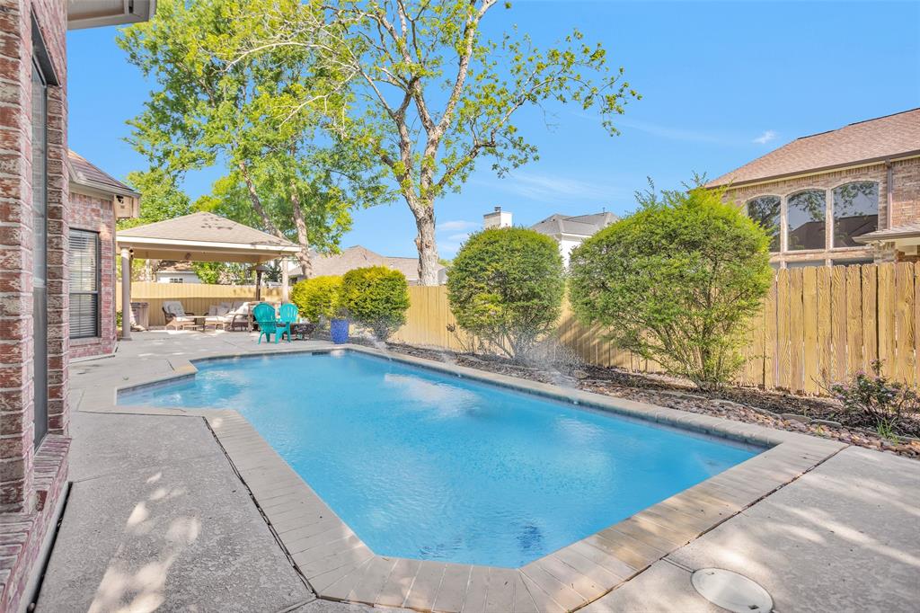 590 Edgewood Drive