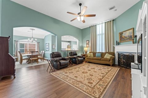 413 Gastonbury  Court League City TX 77573