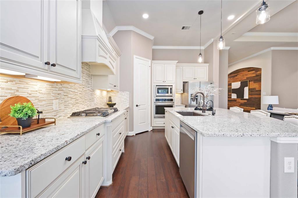 522 Blossom Cove Court Ct, Pinehurst, Texas image 10