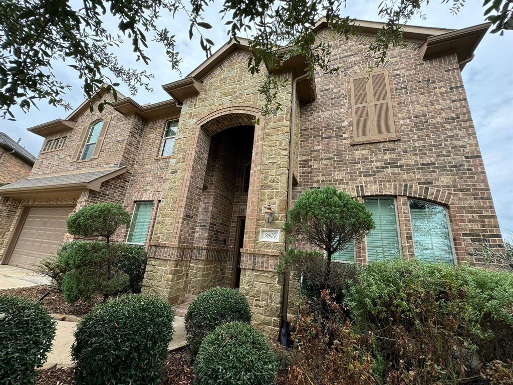 3807 Sims Pointe Court