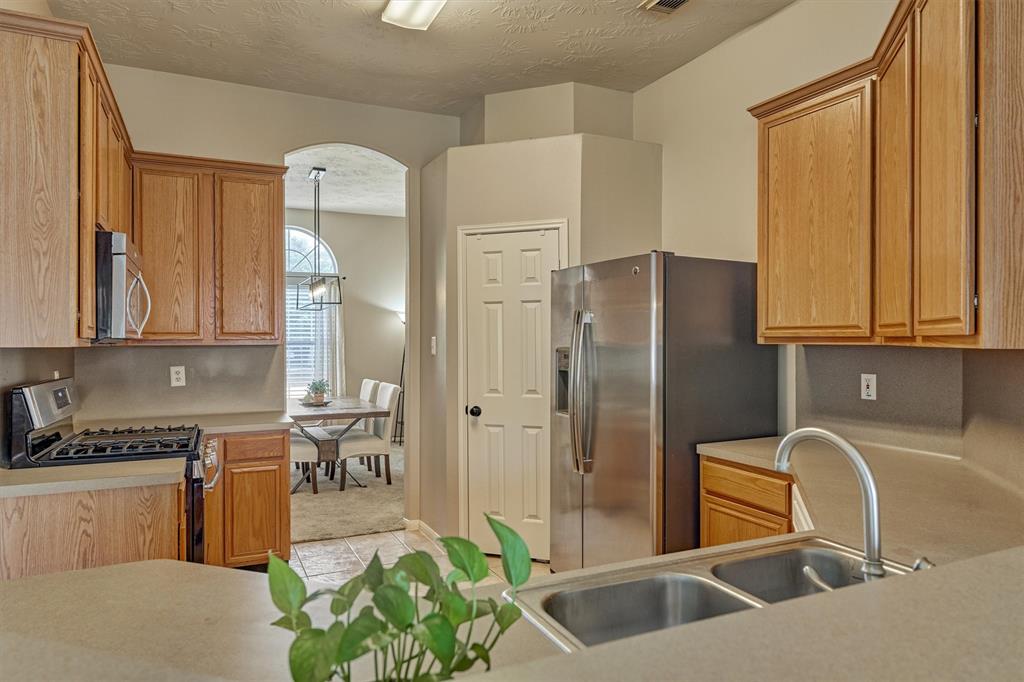 7430 Stonesfield Place, Spring, Texas image 7