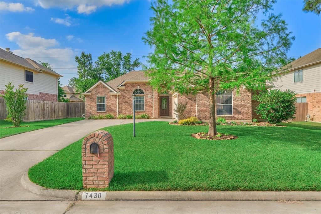 7430 Stonesfield Place, Spring, Texas image 1