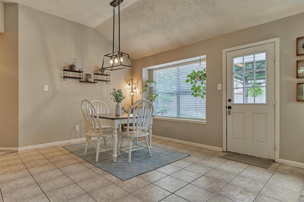 7430 Stonesfield Place, Spring, Texas image 10