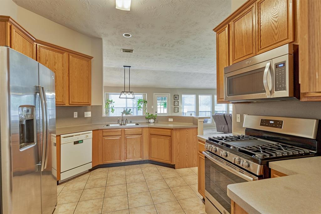7430 Stonesfield Place, Spring, Texas image 8