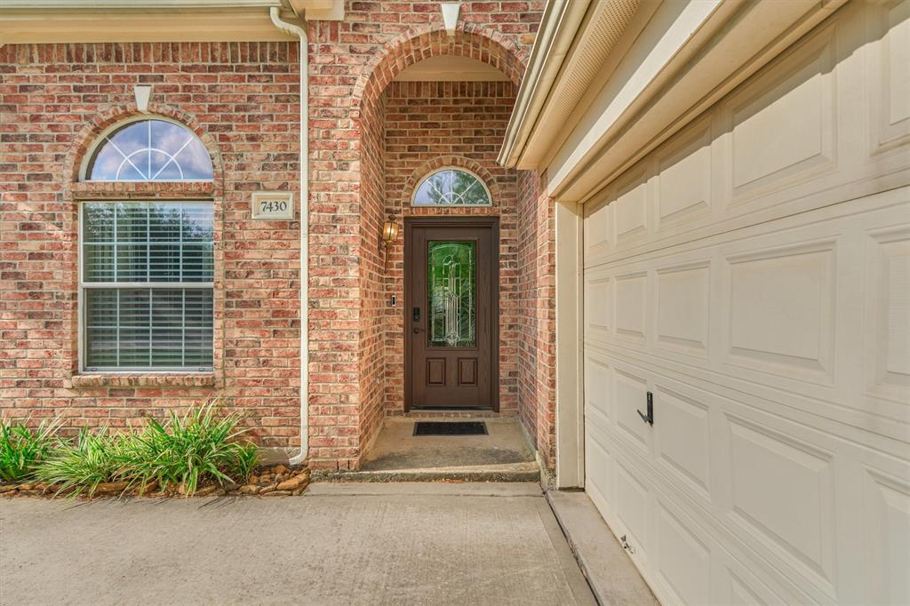 7430 Stonesfield Place, Spring, Texas image 2