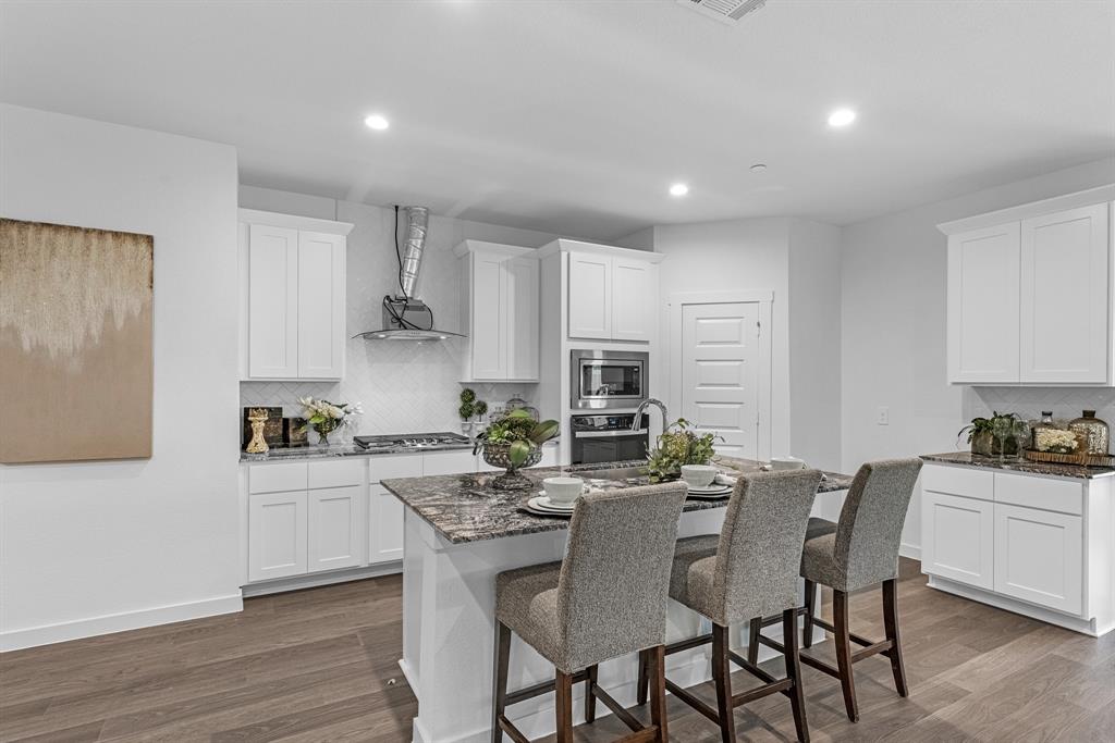 3905 Sterling Springs Lane, League City, Texas image 2