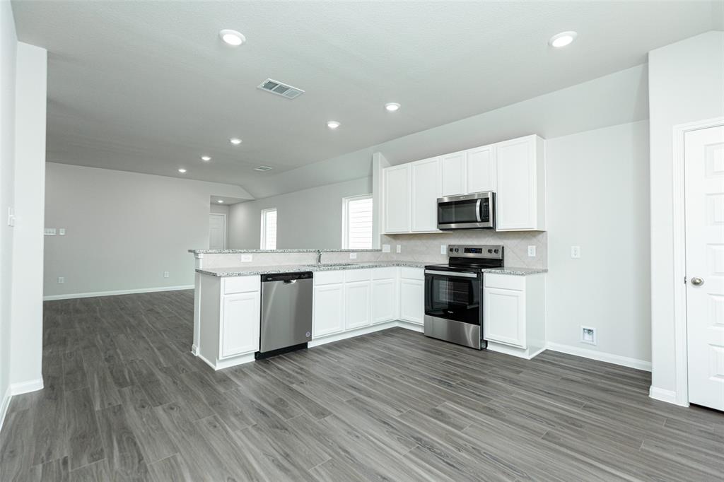 8119 Vanilla Orchid Drive, Houston, Texas image 8