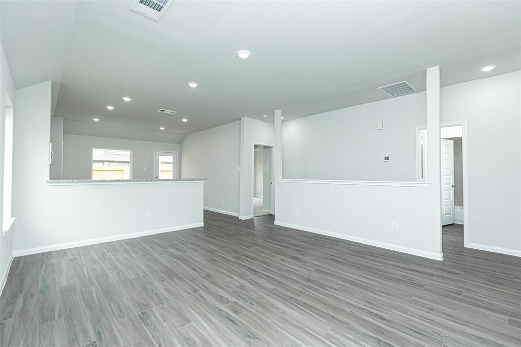 8119 Vanilla Orchid Drive, Houston, Texas image 3