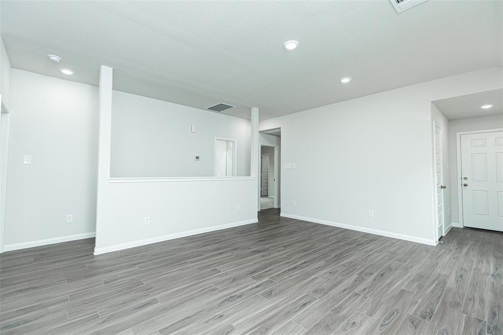 8119 Vanilla Orchid Drive, Houston, Texas image 5